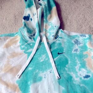 Nike women’s XS the dyed cropped hoodie
